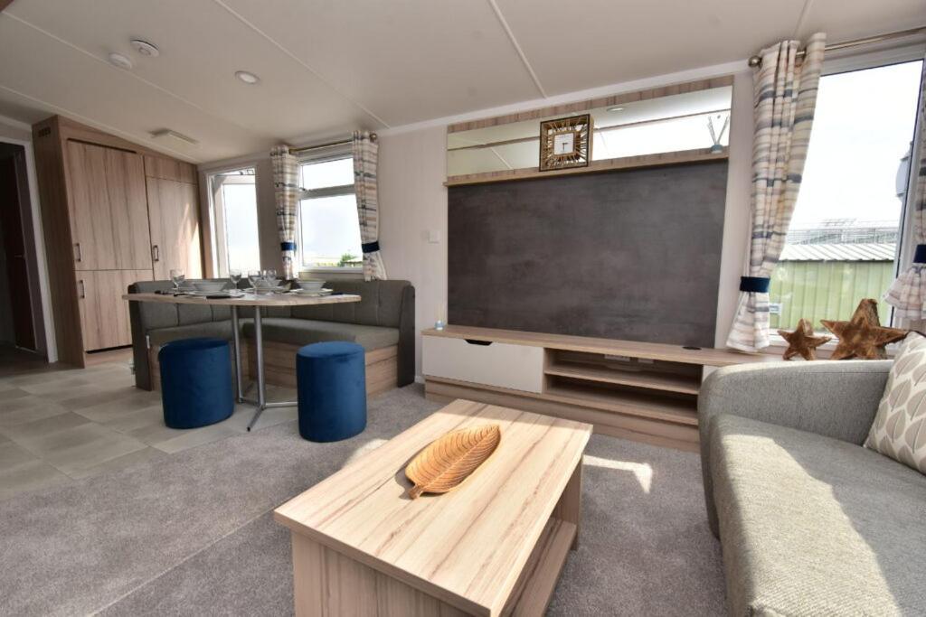 Caravan On Fantastic Site Dunbar Bagian luar foto